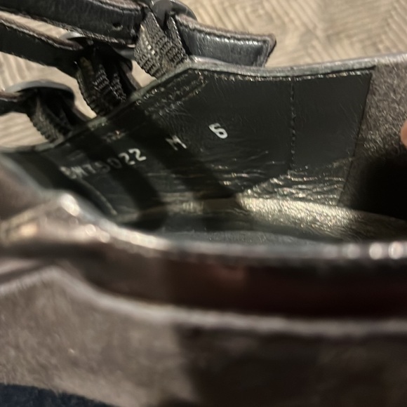 STUART WEITZMAN gray suede heels - Picture 6 of 7